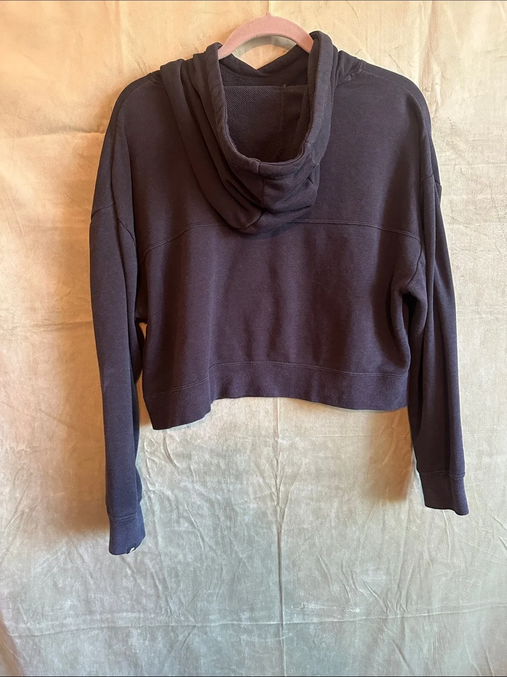 #929 Nike Black Cropped Crewneck Sweatshirt with Metallic Silver Swoosh